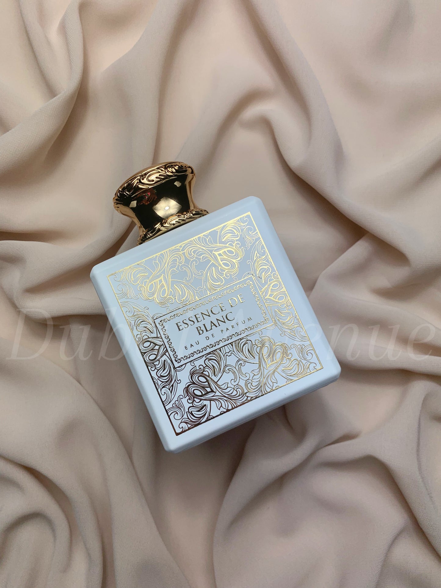 Essence de blanc by French Avenue